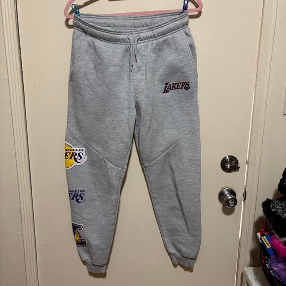 NBA Other - Lakers sweatpants Broken Zipper size: medium